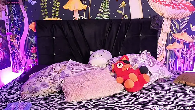 victoriia thompson online show from April 2026 04:40:01 AM