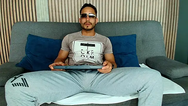 Vans Ross online show from February 2026 07:20:01 PM