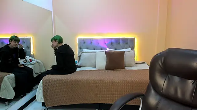 Snapshot of Bela_Craxkerr chatting on February 2026 12:13:02 PM Bela Craxkerr online show from February 2026 12:13:02 PM