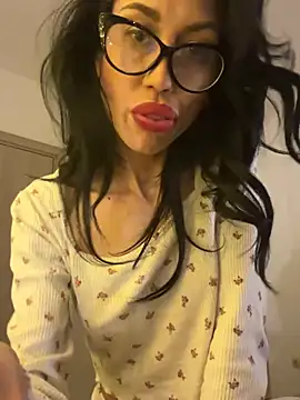 Snapshot of MisssMysticc chatting on February 2026 01:59:02 AM MisssMysticc online show from February 2026 01:59:02 AM