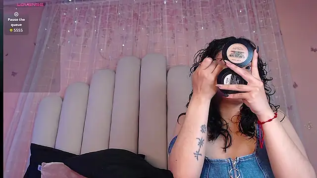 Snapshot of RoseConor_ chatting on February 2026 03:22:02 AM RoseConor online show from February 2026 03:22:02 AM