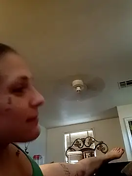 Snapshot of LadySn0w26 chatting on February 2026 04:24:02 PM LadySn0w26 online show from February 2026 04:24:02 PM