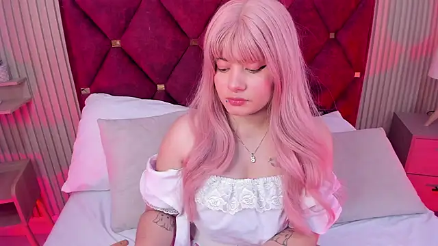 DakotaMoonn online show from February 2026 01:00:02 PM