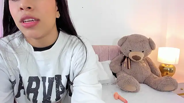 Snapshot of _Caamilaa_ chatting on January 2026 07:06:02 PM Caamilaa online show from January 2026 07:06:02 PM