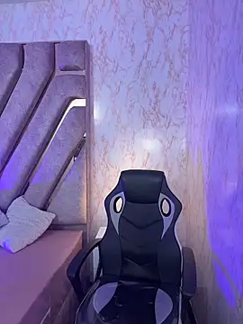 elodie rouge online show from February 2026 12:42:02 PM