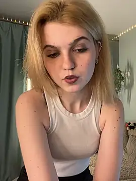 FannyRayy online show from January 2026 06:33:01 PM