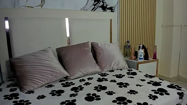 Zoehoney hl online show from March 2026 08:26:33 AM