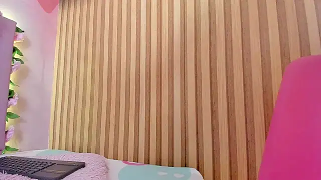 lovely  kiss   online show from July 2026 06:17:02 PM