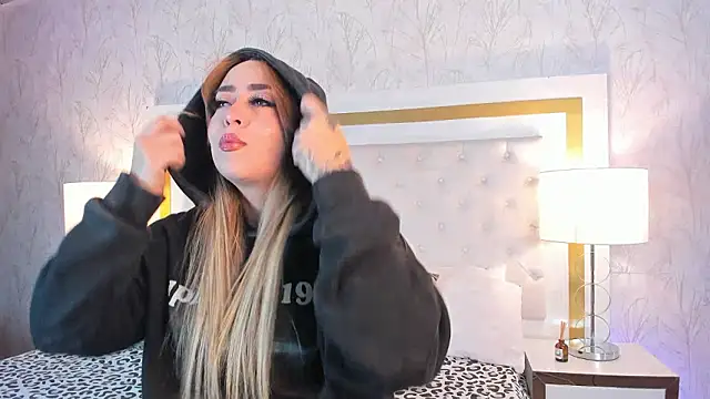 Snapshot of Xara_Shadow chatting on February 2026 10:38:01 PM Xara Shadow online show from February 2026 10:38:01 PM