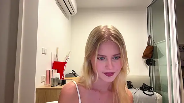 Snapshot of Slay_Swag chatting on February 2026 10:09:01 AM Slay Swag online show from February 2026 10:09:01 AM