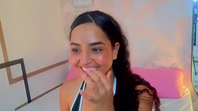 Snapshot of Emma_Thompssonn chatting on April 2026 05:30:01 PM Emma Thompssonn online show from April 2026 05:30:01 PM