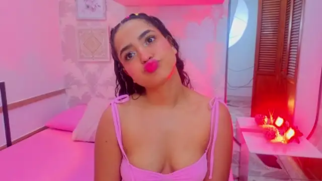 Snapshot of Emma_Thompssonn chatting on May 2026 12:10:01 PM Emma Thompssonn online show from May 2026 12:10:01 PM