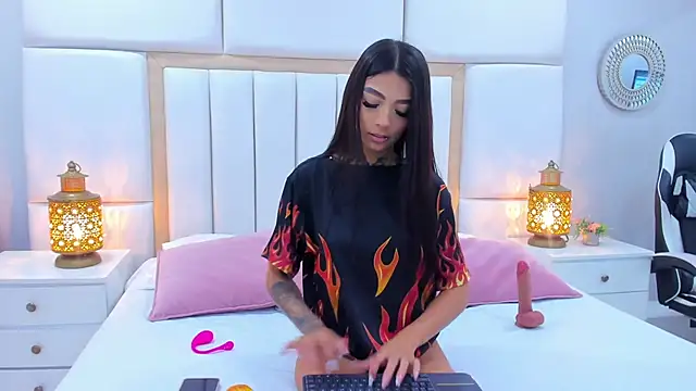 AbannyRogerss online show from April 2026 12:44:02 PM