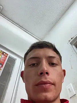 santiObrero online show from February 2026 07:09:01 PM