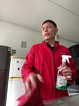 santiObrero online show from March 2026 04:14:01 PM