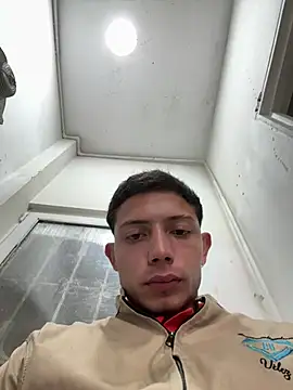 Snapshot of santiObrero chatting on July 2026 02:54:01 PM santiObrero online show from July 2026 02:54:01 PM