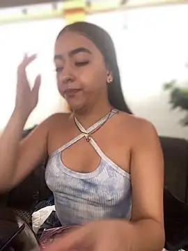 AuroraJohns Pink online show from February 2026 05:53:02 PM