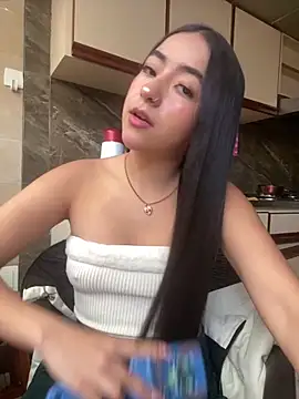 AuroraJohns Pink online show from February 2026 07:54:01 PM