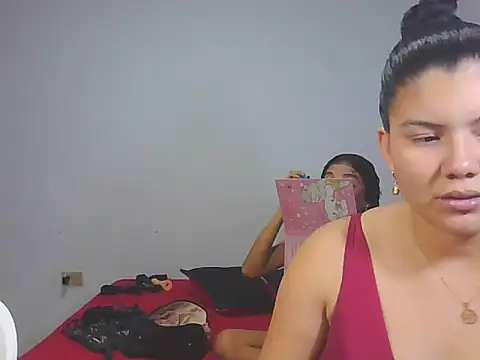 Snapshot of Helena-Paola chatting on February 2026 03:11:01 AM Helena-Paola online show from February 2026 03:11:01 AM