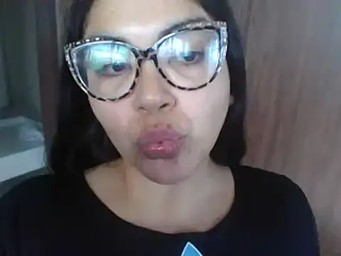 Snapshot of ladystichita chatting on June 2026 04:20:01 PM ladystichita online show from June 2026 04:20:01 PM