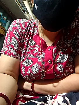 Snapshot of diyabannerjee chatting on February 2026 03:29:02 AM diyabannerjee online show from February 2026 03:29:02 AM