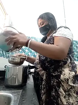 Hot-Tinaa online show from February 2026 03:48:01 AM