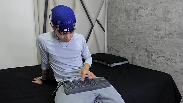 Dogan Renzo0 online show from February 2026 11:31:02 AM