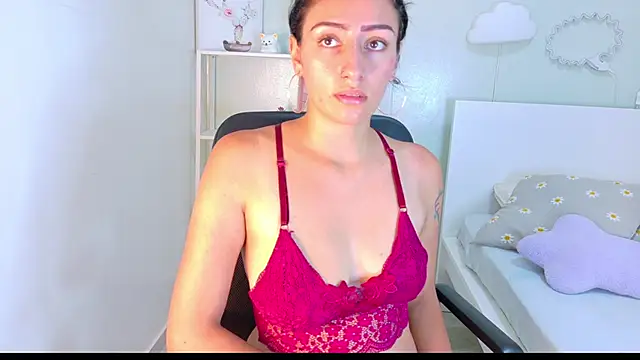 Snapshot of AmmyRouse__ chatting on February 2026 11:04:02 AM AmmyRouse online show from February 2026 11:04:02 AM