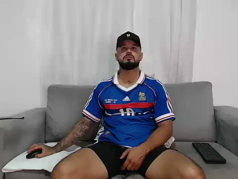 Snapshot of Handsomen69 chatting on February 2026 01:35:02 AM Handsomen69 online show from February 2026 01:35:02 AM