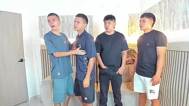 Snapshot of friendslikeplay chatting on February 2026 09:18:01 PM friendslikeplay online show from February 2026 09:18:01 PM