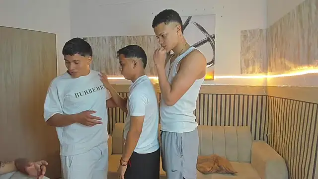 Snapshot of friendslikeplay chatting on March 2026 05:46:01 AM friendslikeplay online show from March 2026 05:46:01 AM