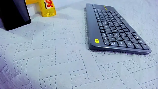 Snapshot of Outlook2053 chatting on February 2026 07:51:02 PM Outlook2053 online show from February 2026 07:51:02 PM