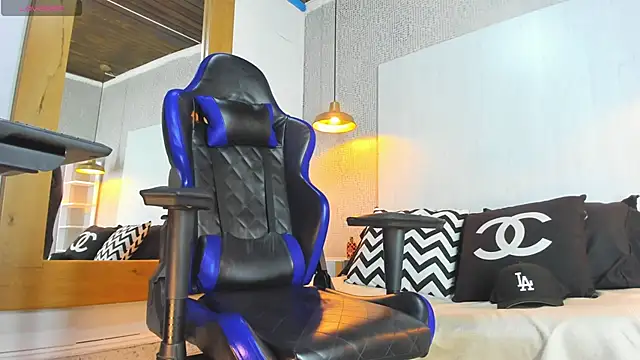 Snapshot of Dusan_Grey77 chatting on February 2026 04:19:02 AM Dusan Grey77 online show from February 2026 04:19:02 AM