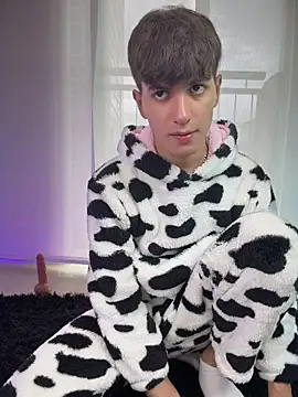 Naim TheKing online show from April 2026 08:31:01 PM