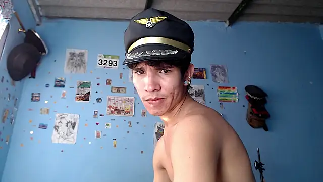 Lassuly2121 online show from January 2026 02:00:01 PM