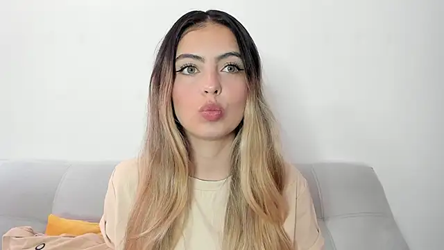 Fernanda aaaa online show from April 2026 03:24:01 PM