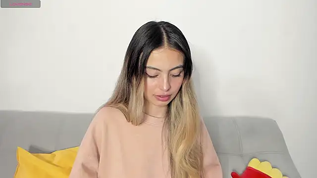 Fernanda aaaa online show from April 2026 02:31:01 PM