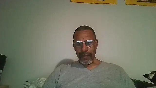 swimmer2496 online show from March 2026 01:44:01 AM