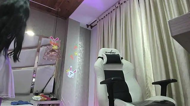 francis 20 online show from April 2026 01:27:01 PM