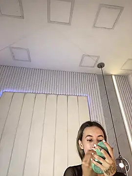 JuliaColemann online show from April 2026 12:08:02 PM