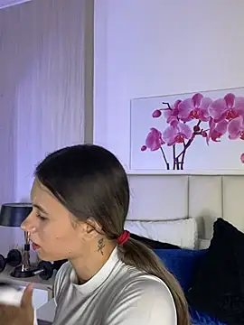 Snapshot of JuliaColemann chatting on July 2026 12:00:02 PM JuliaColemann online show from July 2026 12:00:02 PM