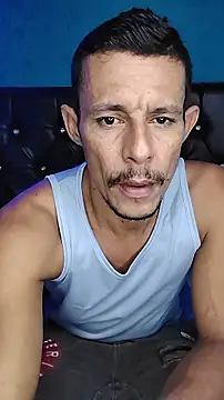 juanmaur22 online show from February 2026 08:29:02 PM