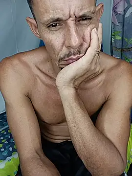 juanmaur22 online show from February 2026 08:47:01 PM