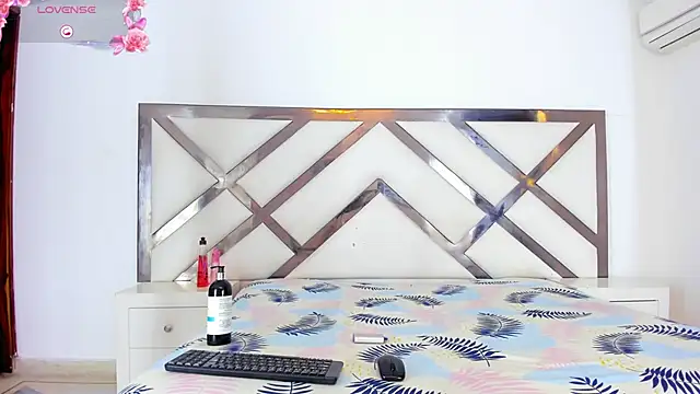 Snapshot of tifanibrown chatting on February 2026 01:51:01 PM tifanibrown online show from February 2026 01:51:01 PM