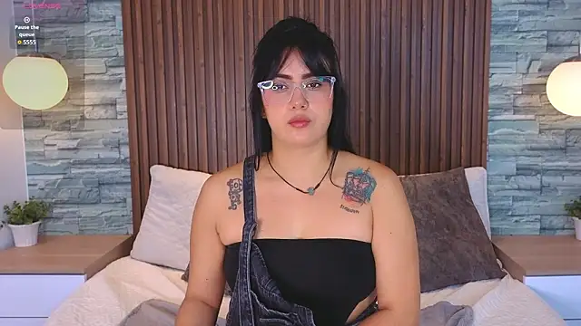 Snapshot of vicky_grey chatting on February 2026 12:34:02 PM vicky grey online show from February 2026 12:34:02 PM