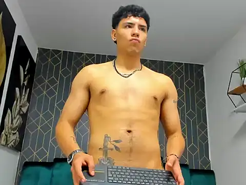 Tobias Vega online show from March 2026 06:03:01 PM