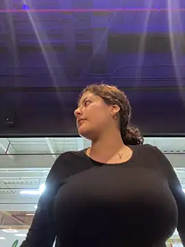 Snapshot of lizzy_luminair chatting on February 2026 02:01:02 PM lizzy luminair online show from February 2026 02:01:02 PM