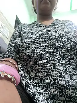 Snapshot of Real_Roma chatting on February 2026 04:27:02 PM Real Roma online show from February 2026 04:27:02 PM