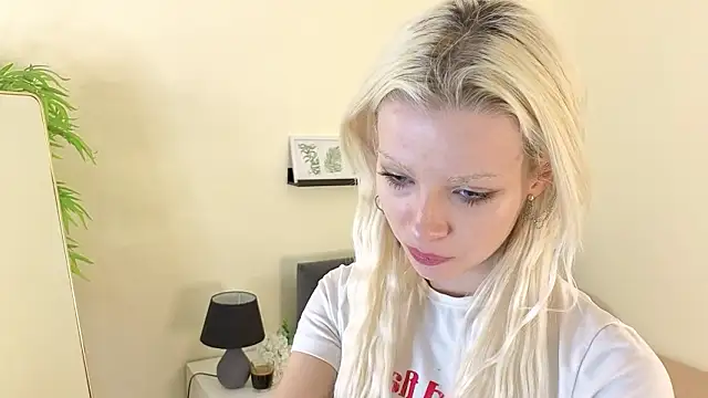 Naomi Demio online show from February 2026 02:53:02 PM