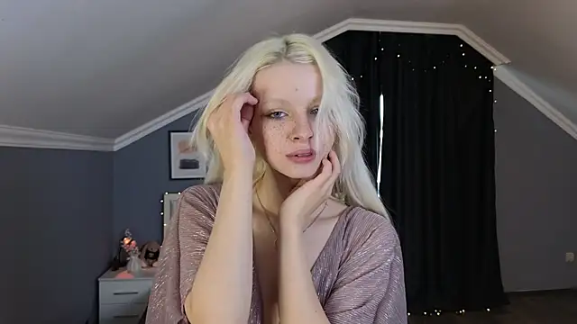 Naomi Demio online show from February 2026 10:27:01 AM